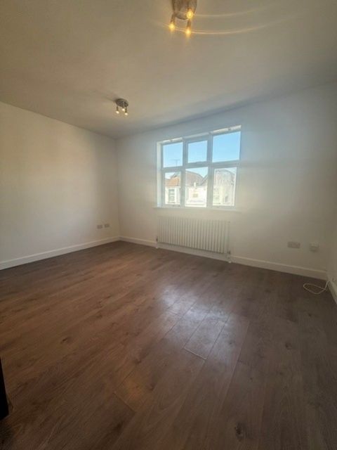 Property photo 1 of 6 1