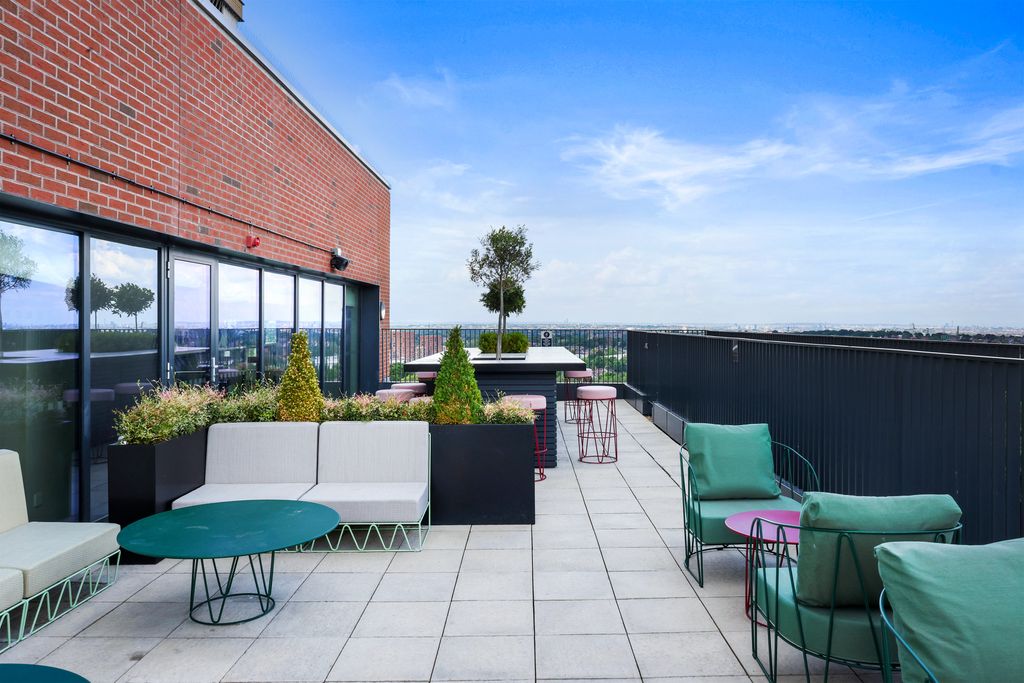 Property photo 2 of 14