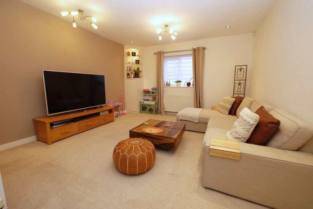 Property photo 2 of 17 2