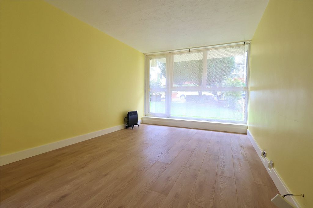 Property photo 3 of 5 Picture No. 04