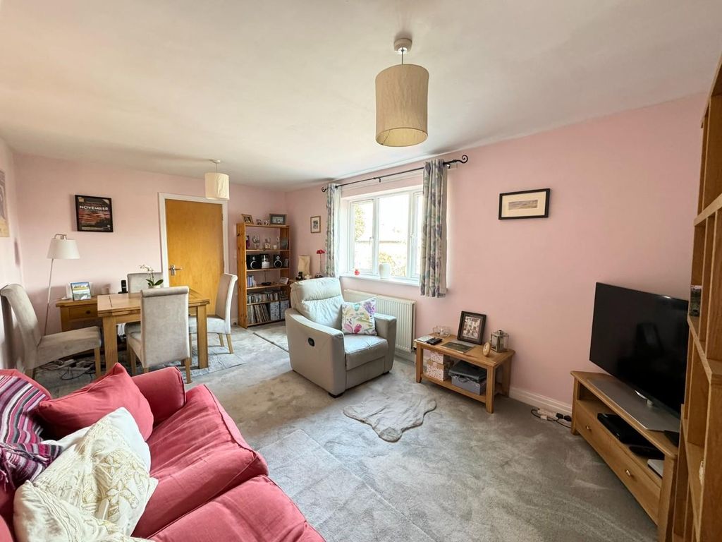 Property photo 2 of 22