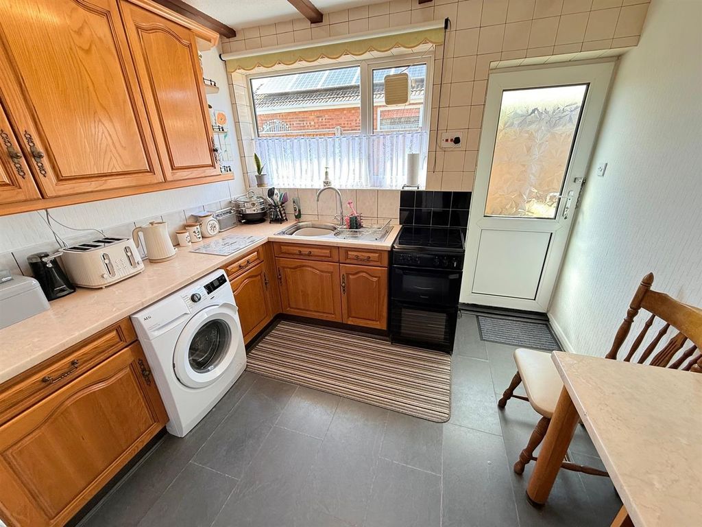 Property photo 3 of 15 Kitchen/Breakfast Room