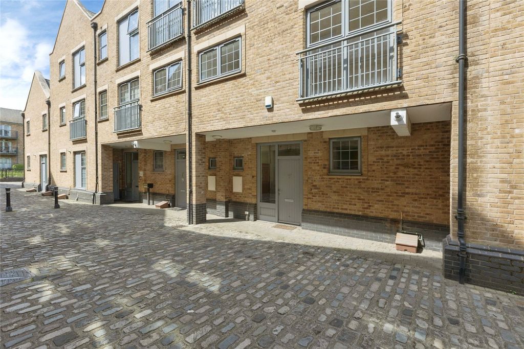 Property photo 1 of 28 Picture No. 32