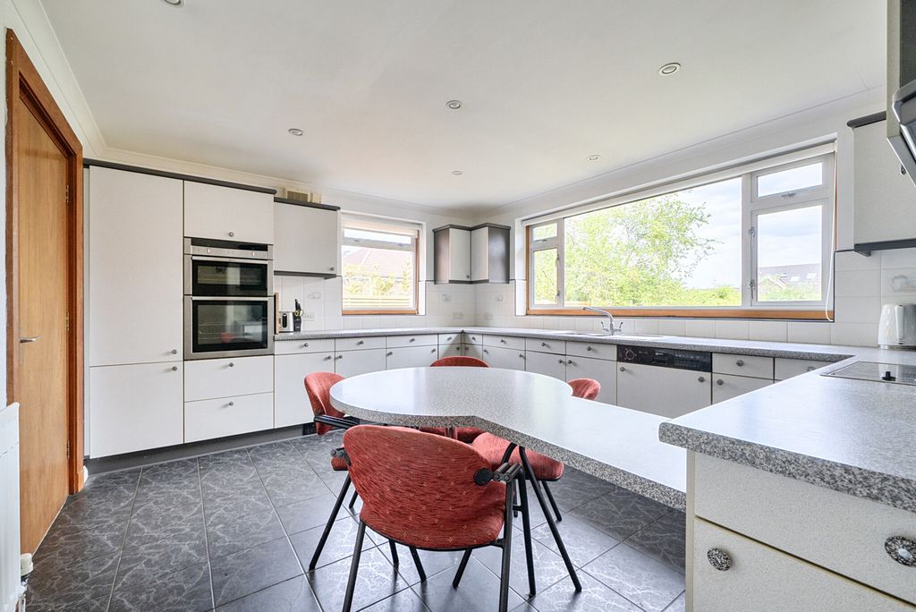 Property photo 2 of 26 1452889-14-69Fcb2...