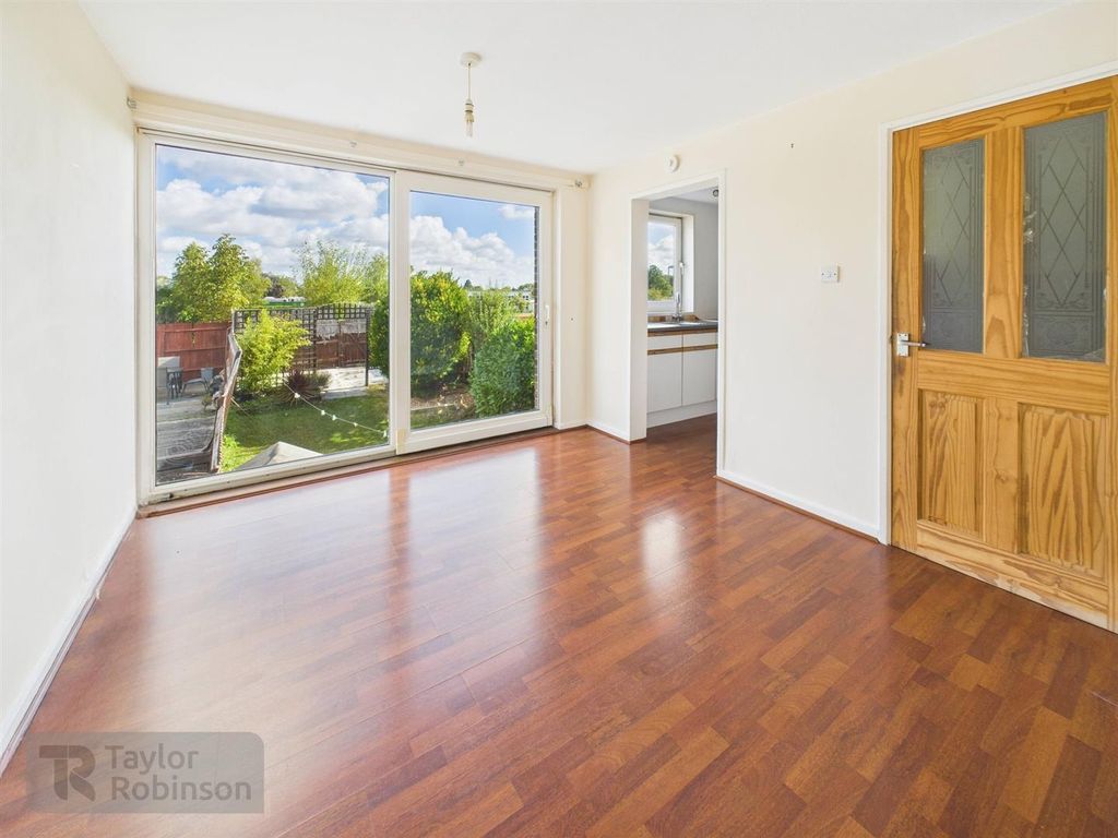 Property photo 3 of 16 Cam02600G0-Pr0543-Still016.Jpg
