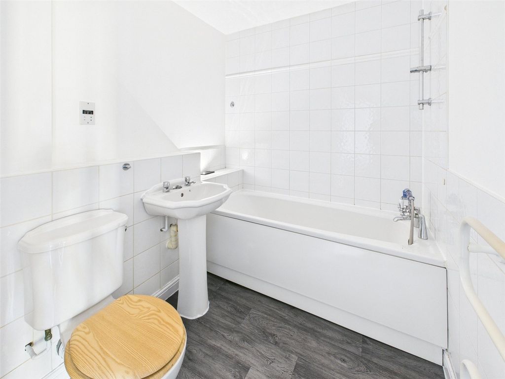 Property photo 3 of 17 Picture No. 28