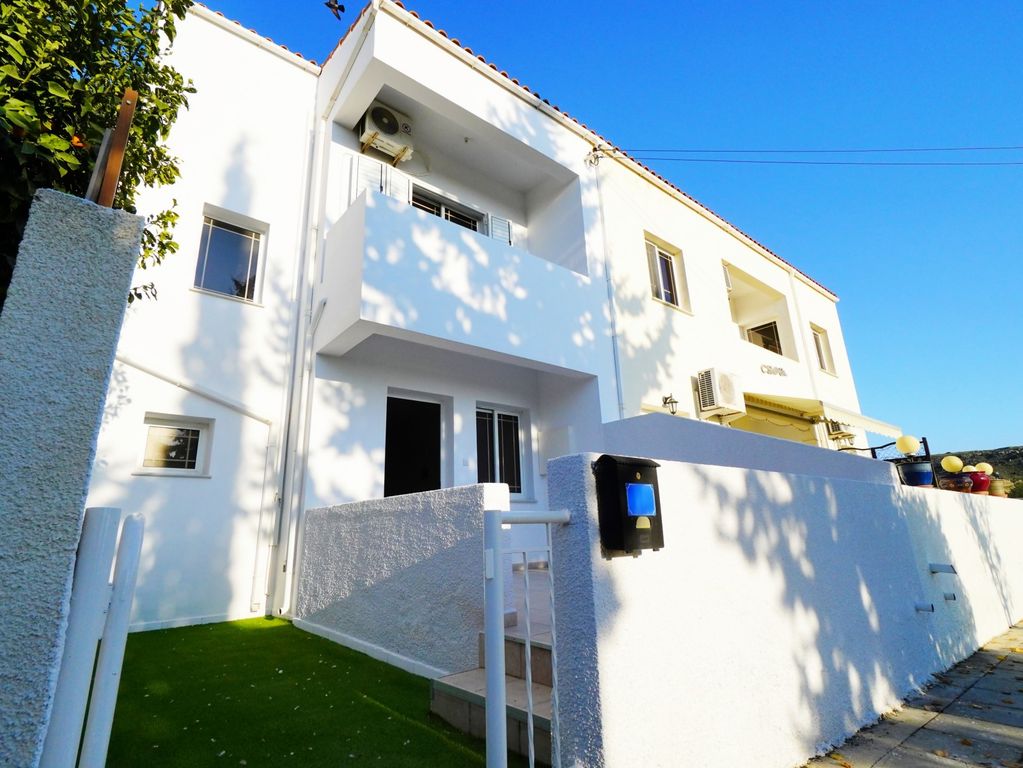 Property photo 2 of 19