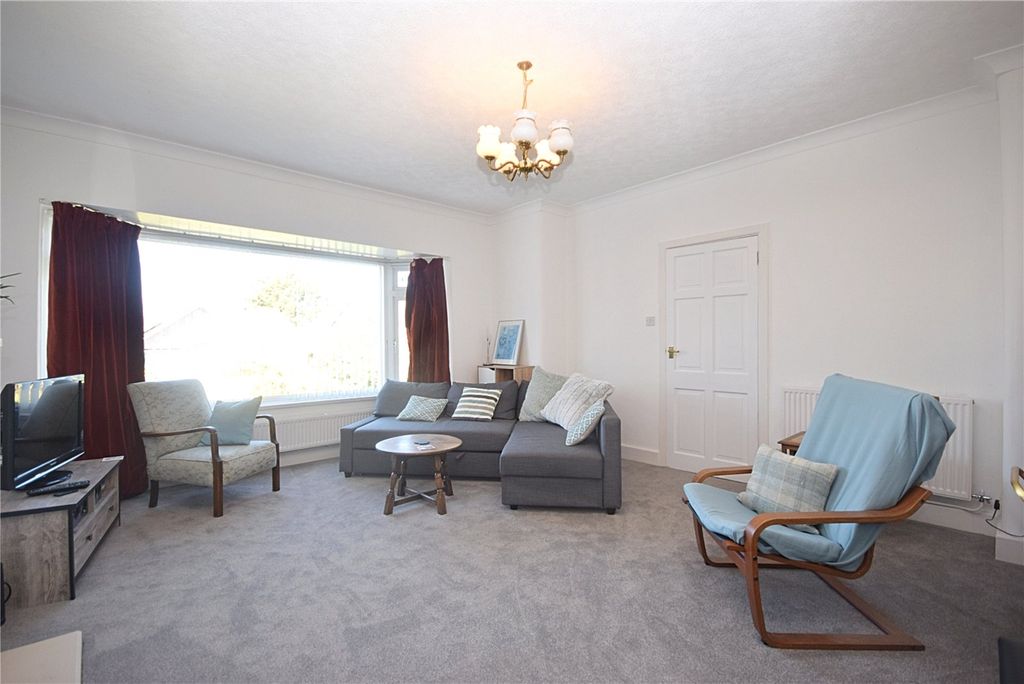 Property photo 3 of 27 Picture No. 33