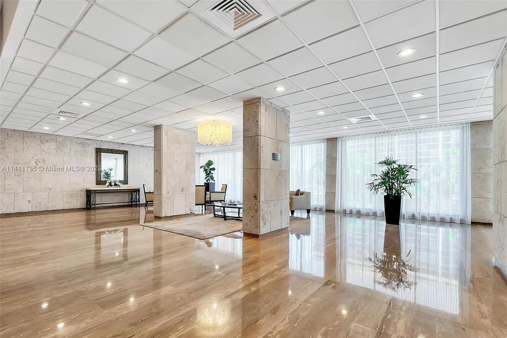Property photo 3 of 44 <Alttext/>