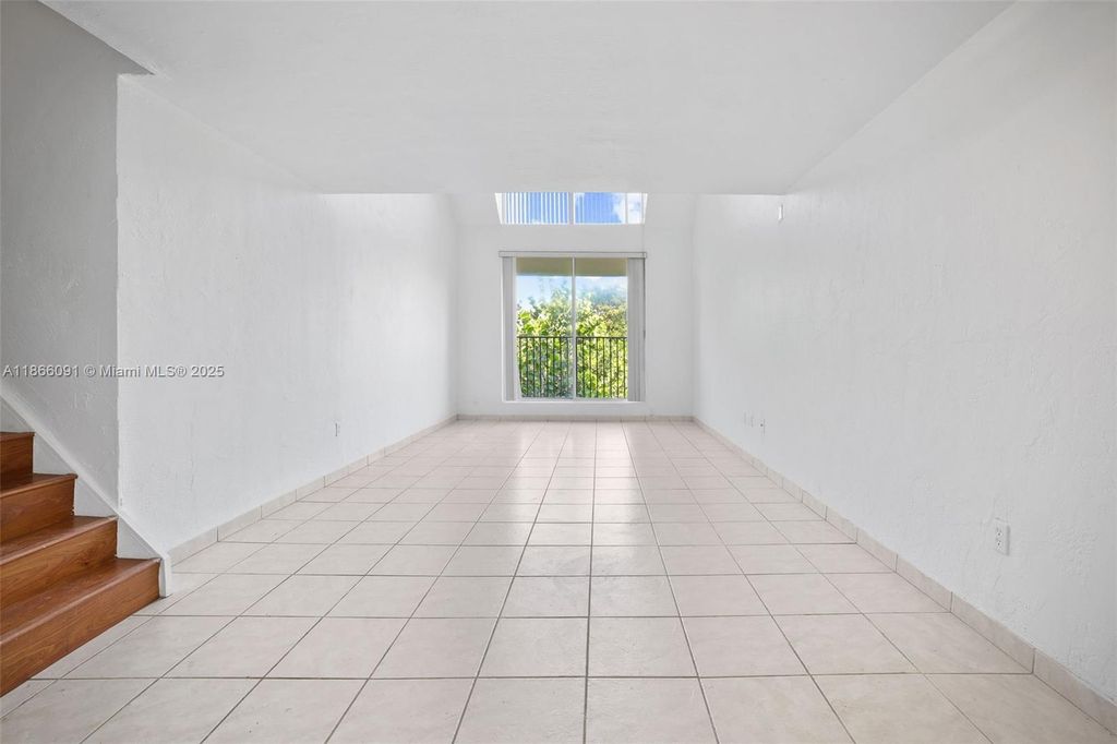 Property photo 1 of 32