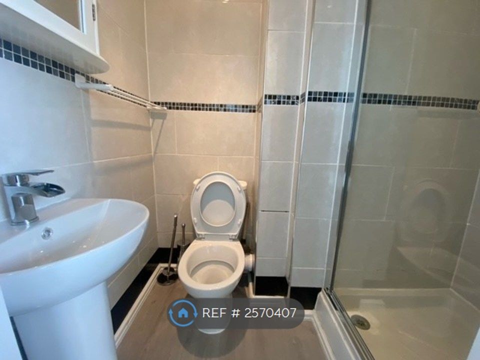 Property photo 3 of 6 Bathroom