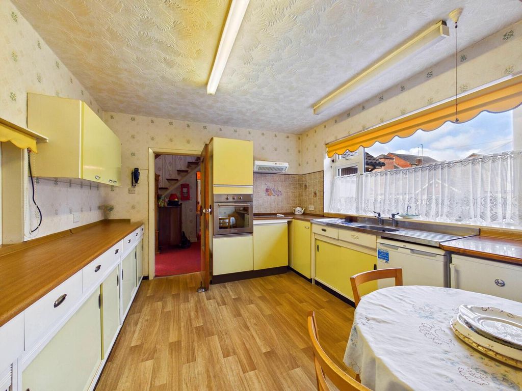 Property photo 3 of 13 Kitchen