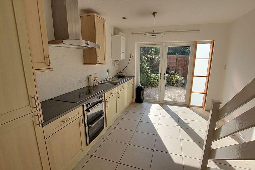 Property photo 2 of 6 Kitchen