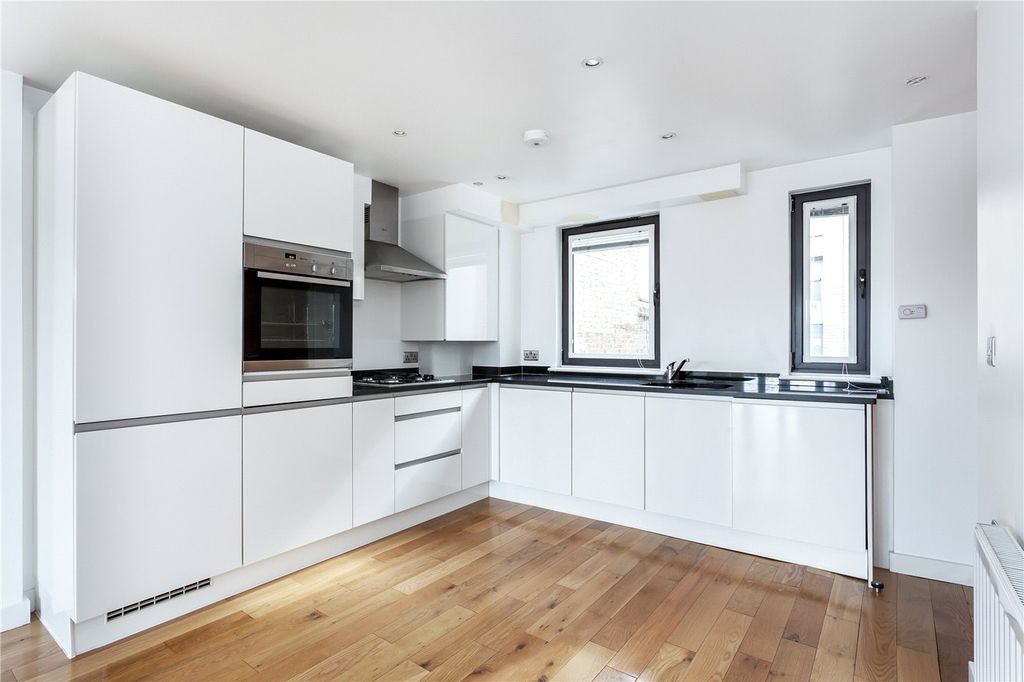 Property photo 3 of 11 Picture No. 06