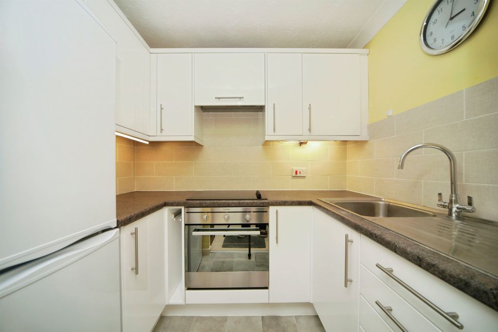 Property photo 3 of 7