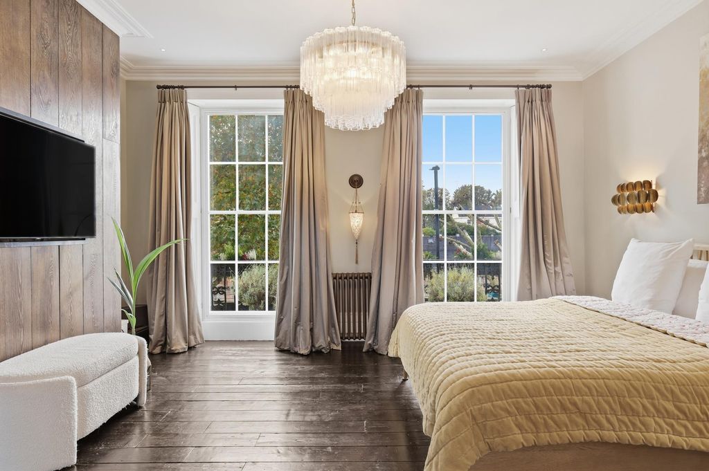 Property photo 3 of 24 Bedroom