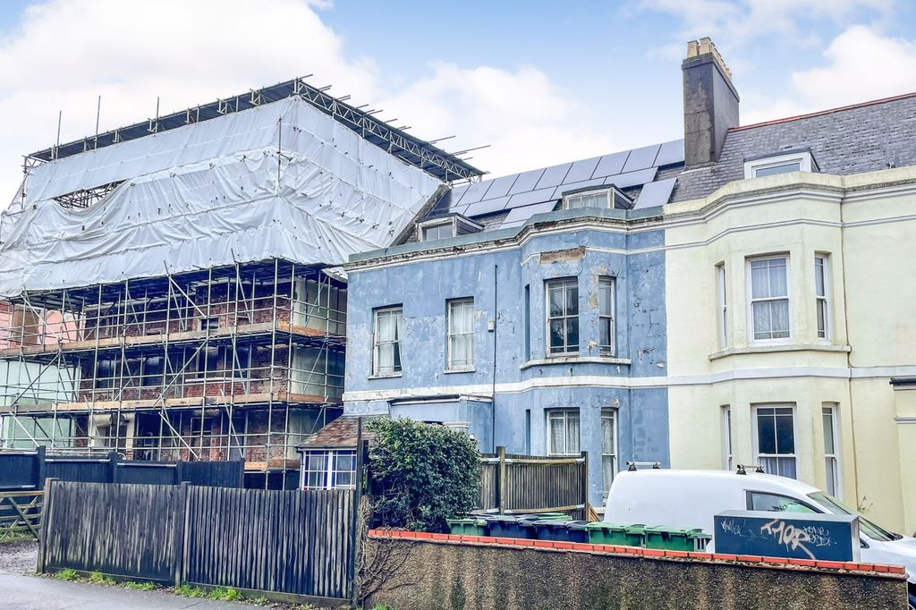 Property photo 2 of 23 3 Bohemia Road, St Leonards-On-Sea Tn37 6Ra