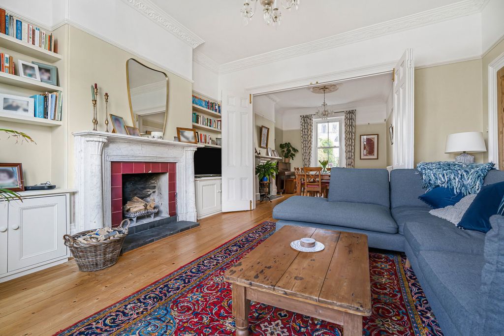 Property photo 3 of 22