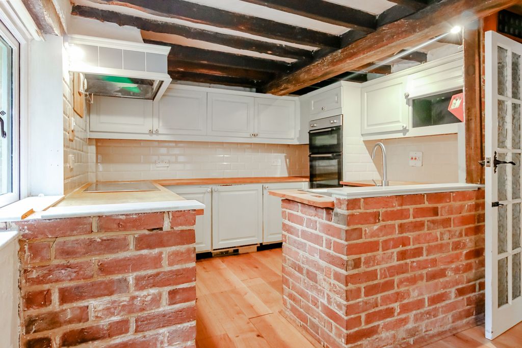 Property photo 3 of 34