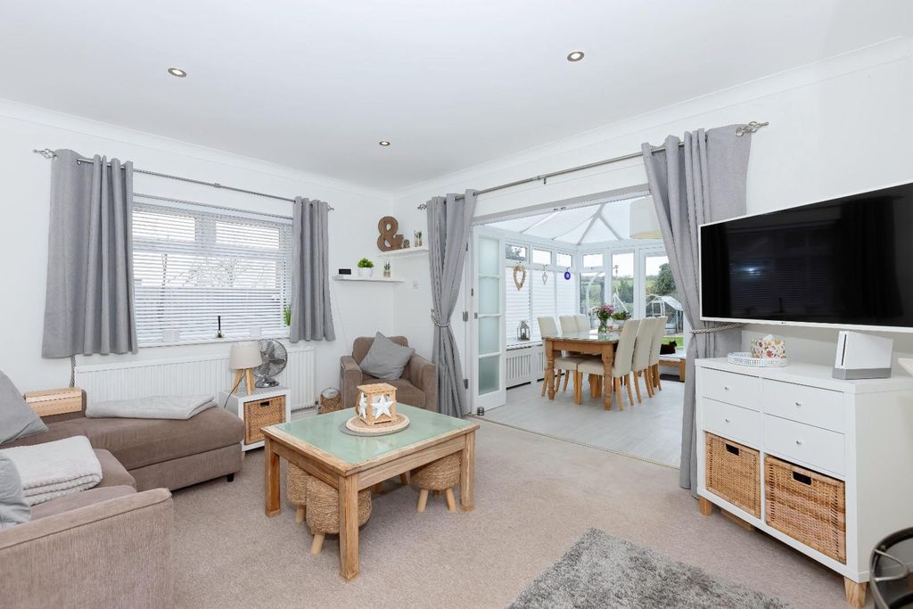 Property photo 3 of 23 Allendale Rd_16.Jpg