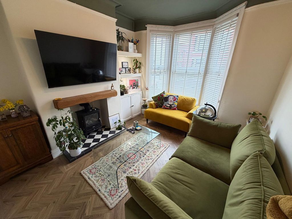 Property photo 2 of 9