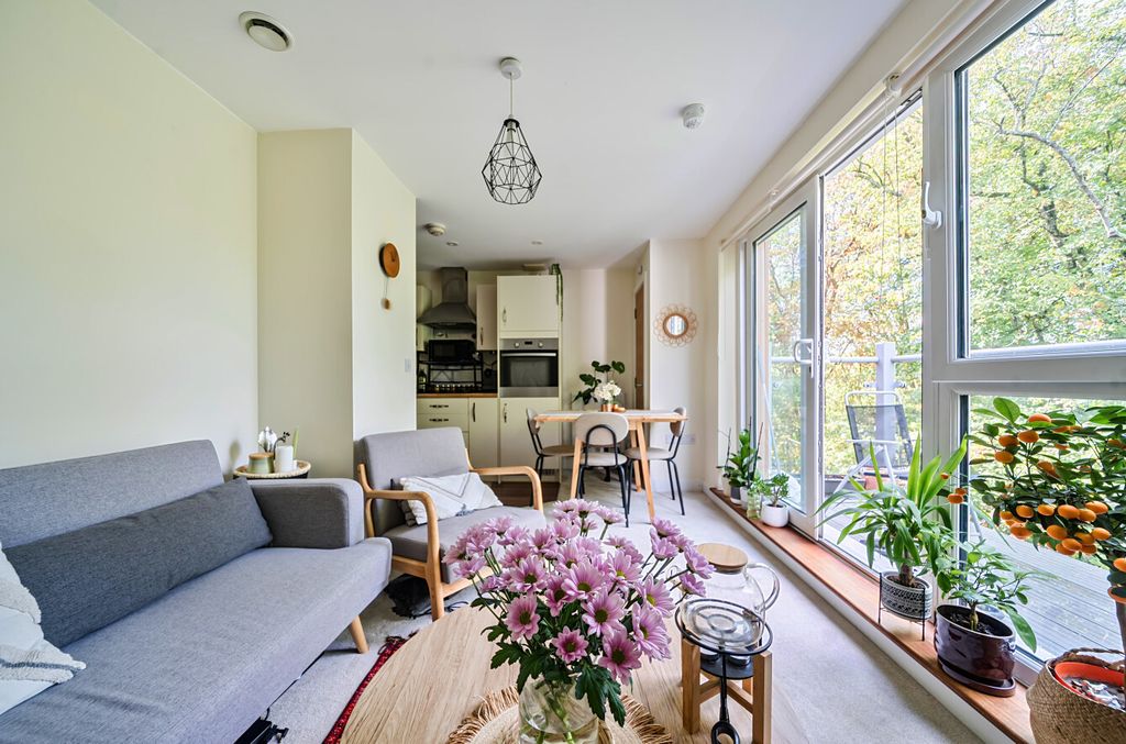 Property photo 3 of 10 1345974-9-68B980A...