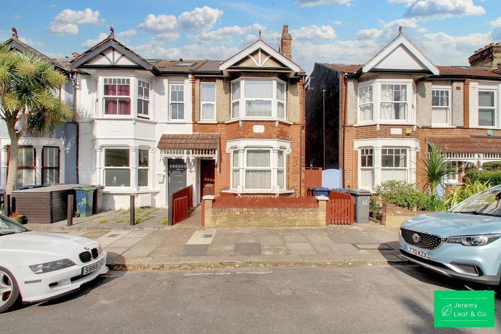 Property photo 2 of 12