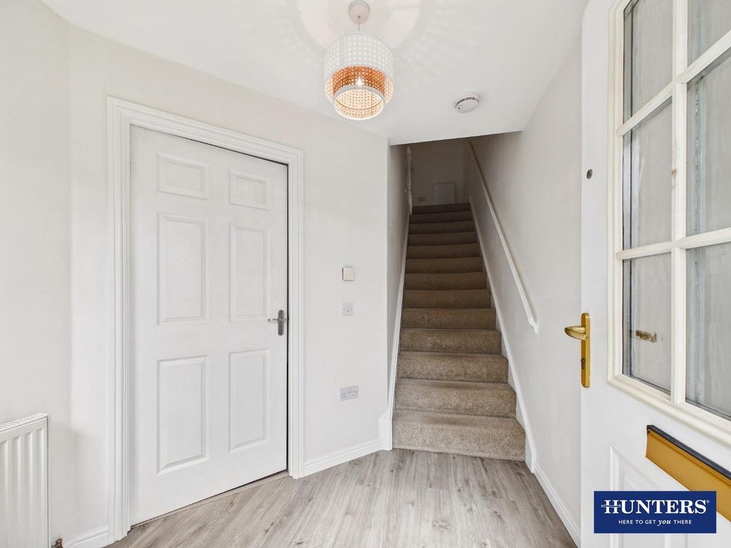 Property photo 2 of 25 Entrance Hall