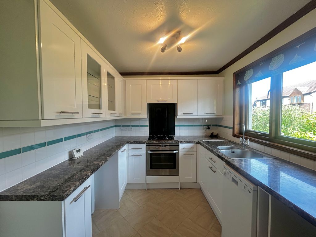 Property photo 2 of 9 Kitchen