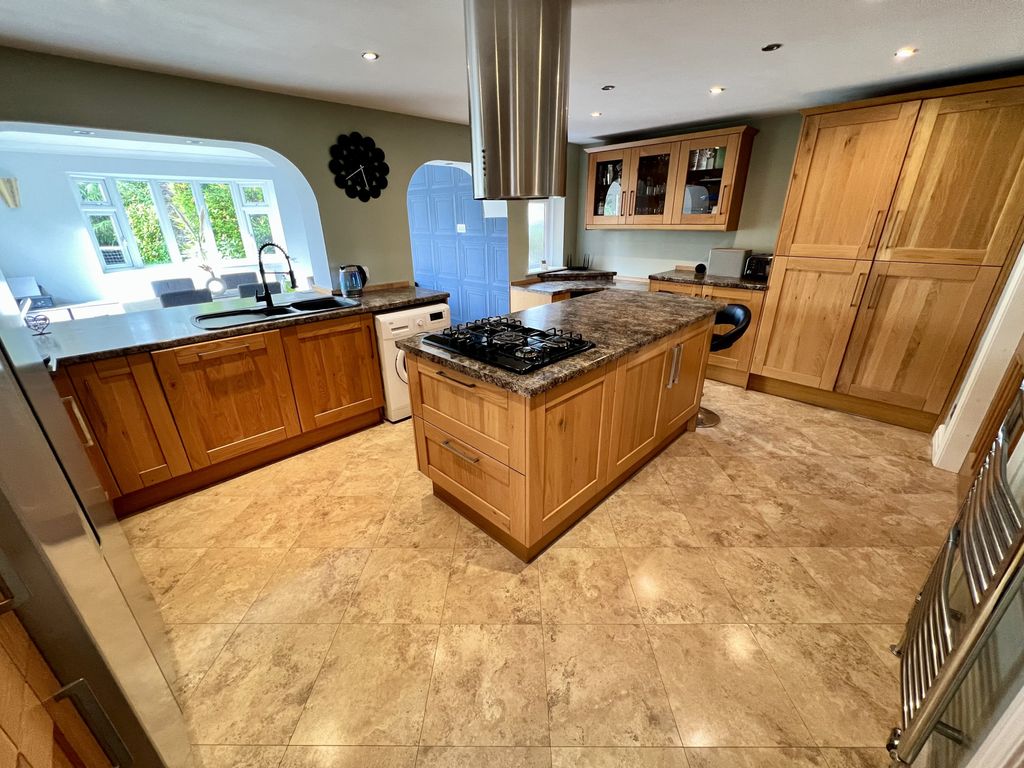 Property photo 2 of 30