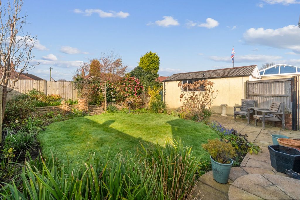 Property photo 3 of 33