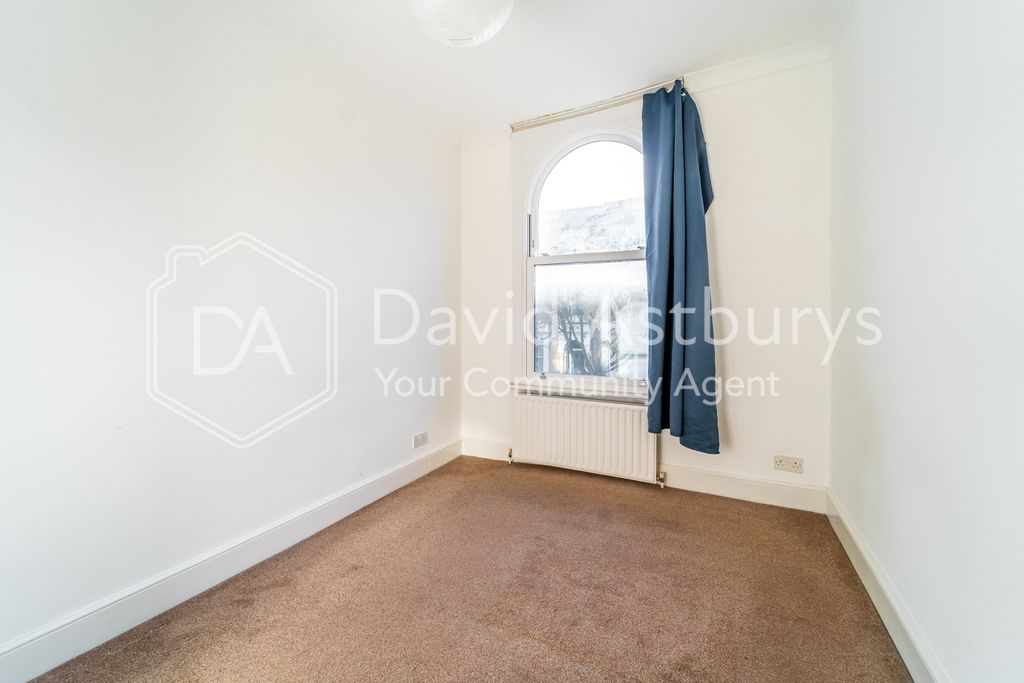 Property photo 3 of 9 Ndb00974