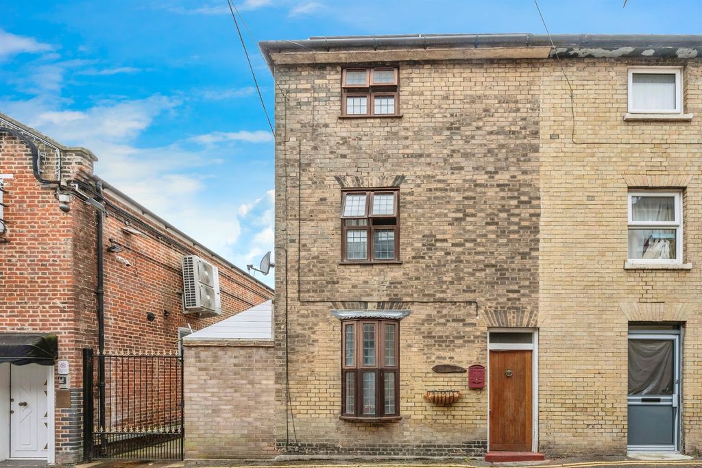 Property photo 1 of 15