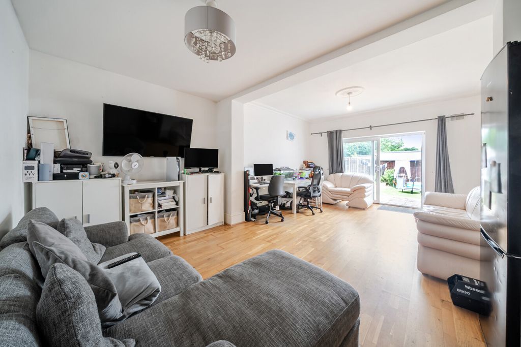Property photo 2 of 13 1497084-19-6A60c3...