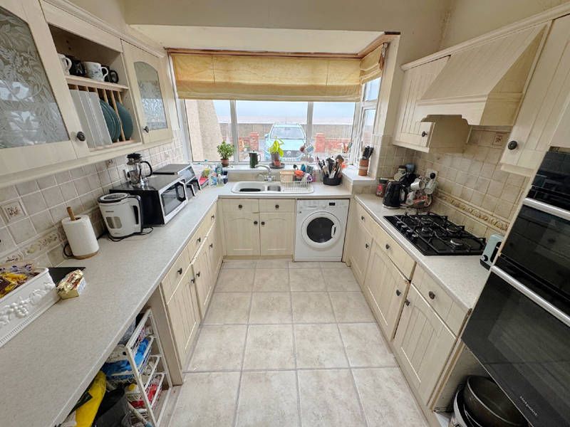 Property photo 2 of 33 Kitchen