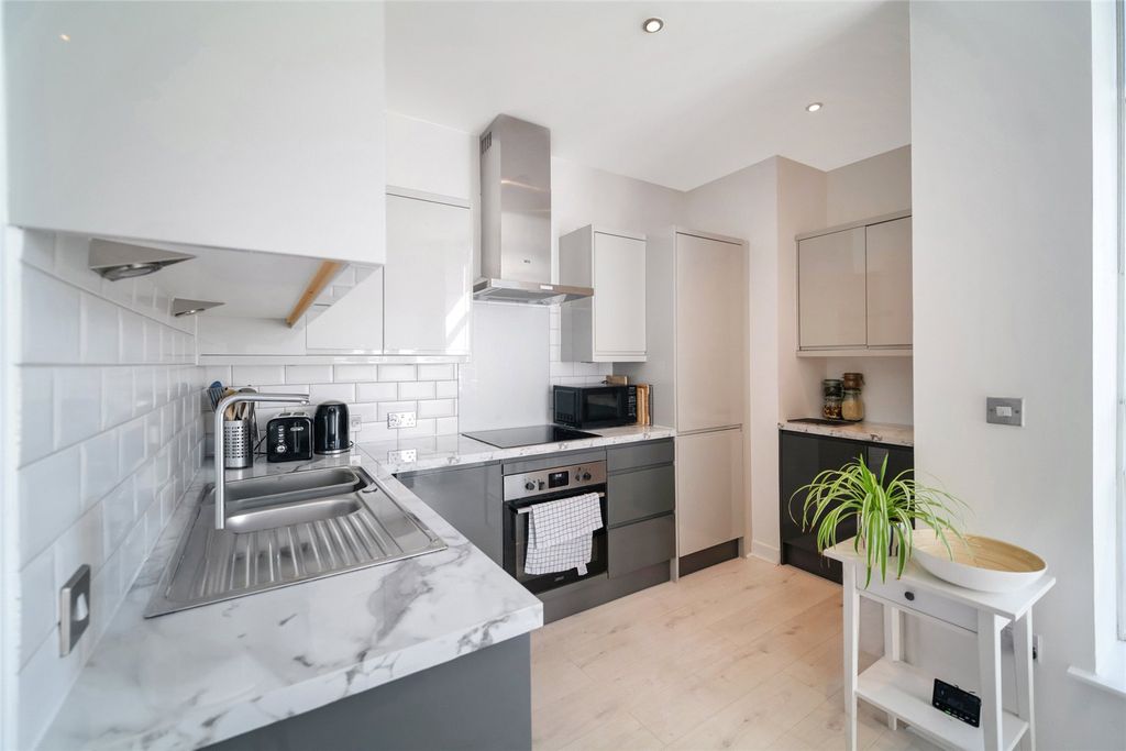 Property photo 3 of 20 Picture No. 10