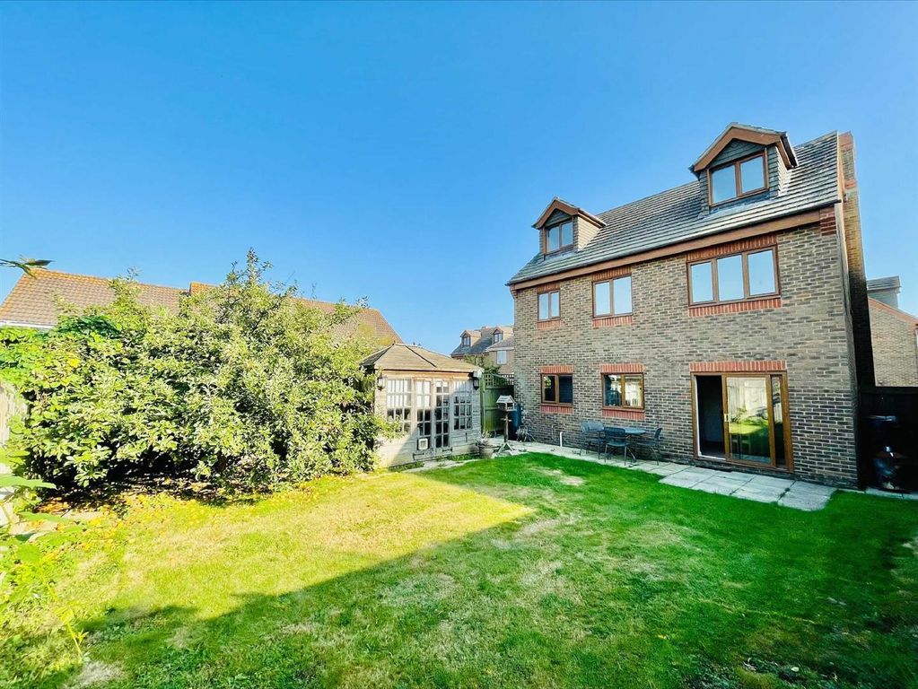 Property photo 2 of 16