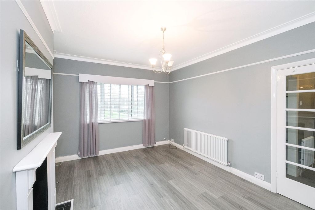 Property photo 2 of 12 47 Malford Court-3.Jpg