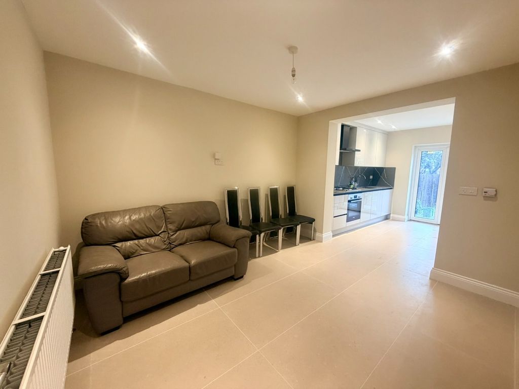 Property photo 2 of 13 4823761