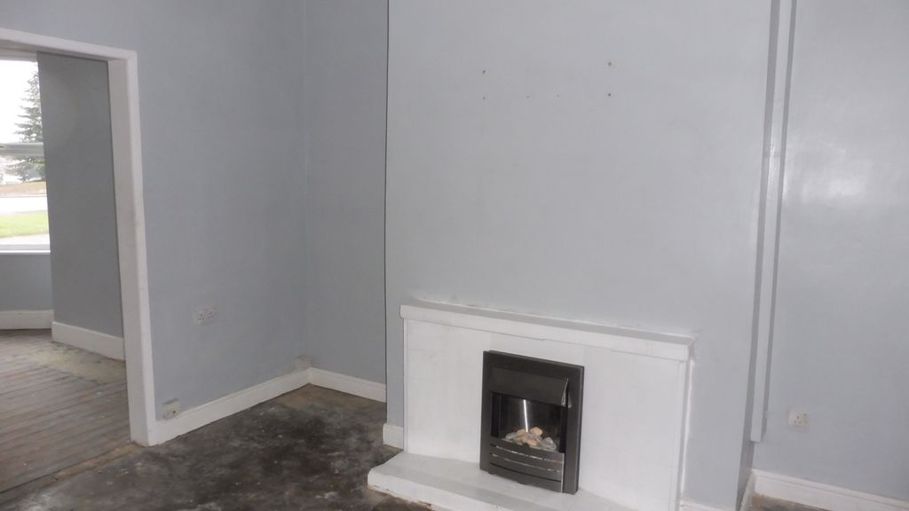 Property photo 3 of 13 Dining Room