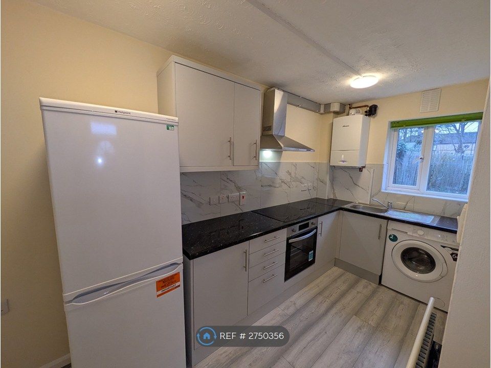 Property photo 2 of 12 Kitchen