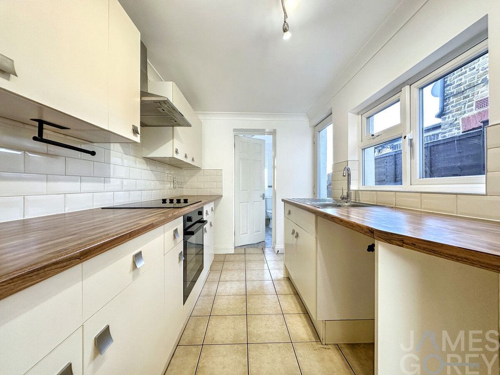 Property photo 3 of 10