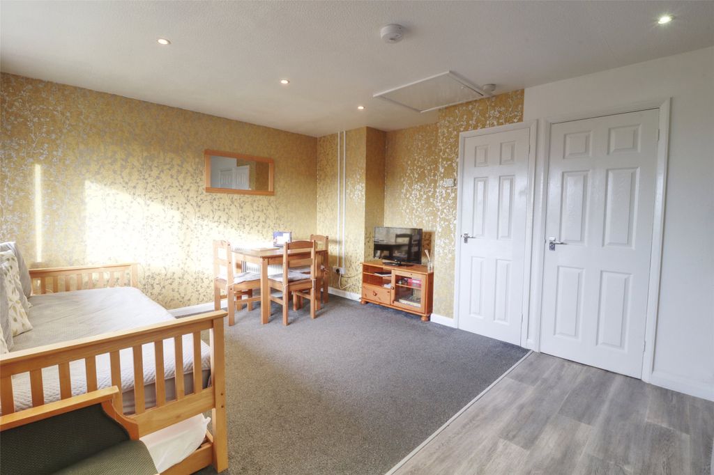 Property photo 2 of 10 Picture No. 07