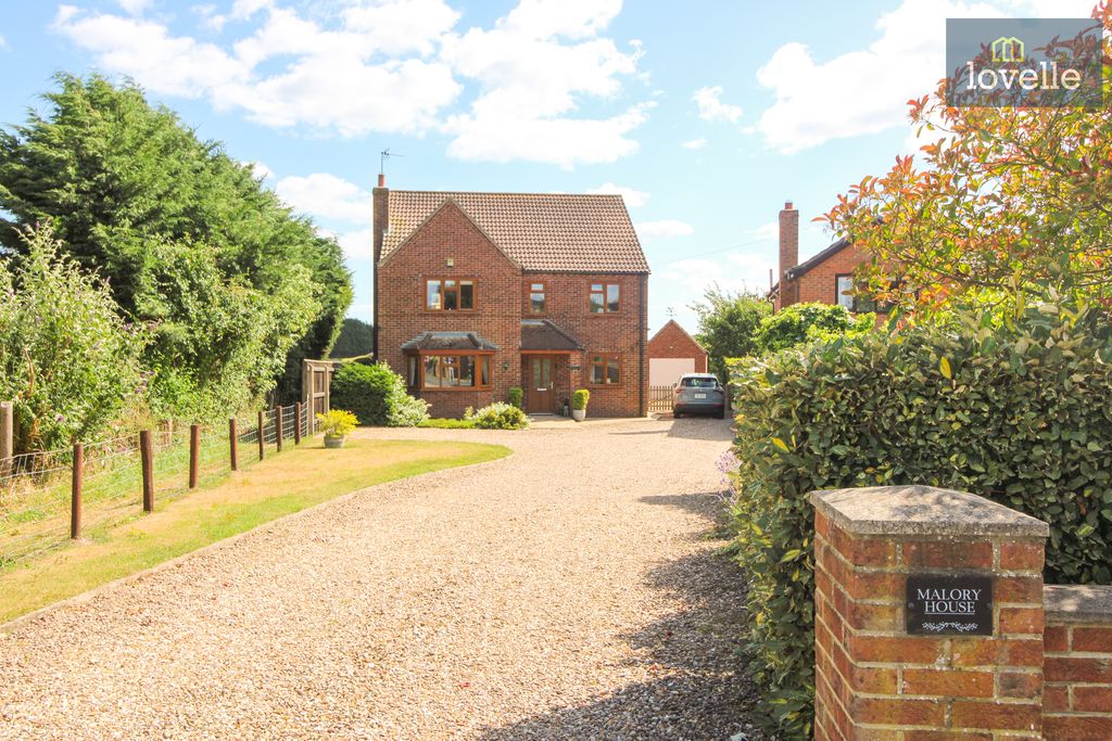 Property photo 2 of 30
