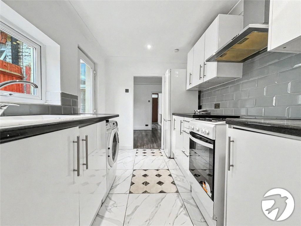 Property photo 3 of 14 Picture No. 02