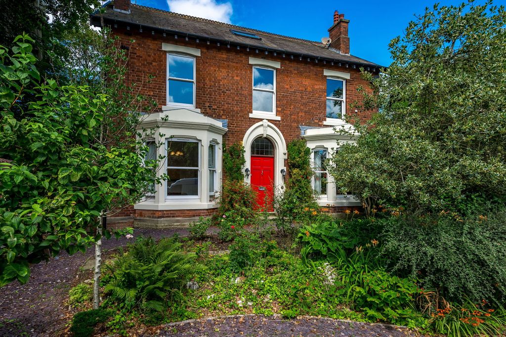 Property photo 2 of 63