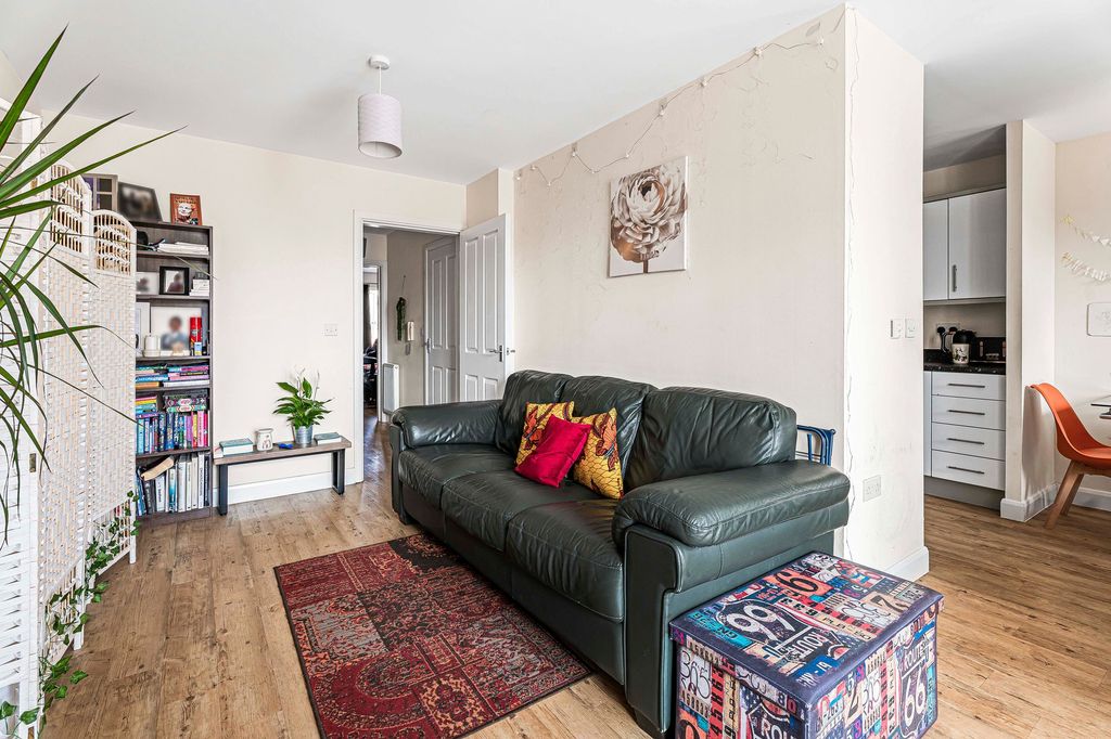 Property photo 3 of 19