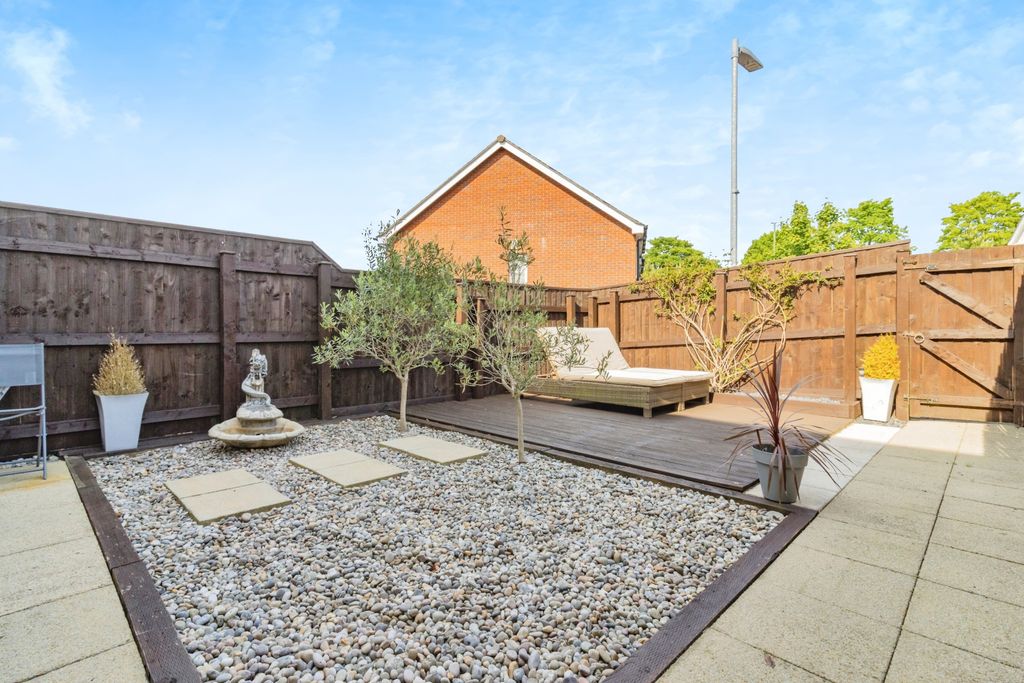 Property photo 2 of 19