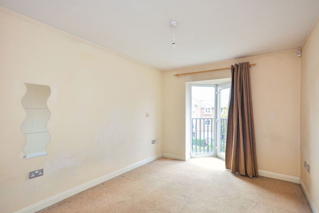 Property photo 2 of 14 Lounge