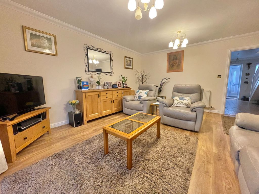 Property photo 2 of 25